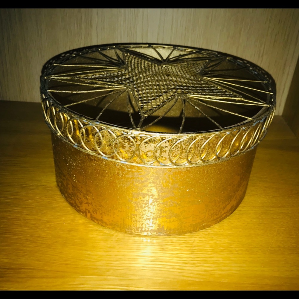 New Handmade Box Gold Color Star Design - Picture 2 of 16